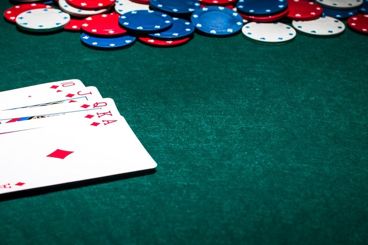 Meja Three Card Poker di lumbung 138 dengan dealer langsung dan tiga kartu yang dibagikan